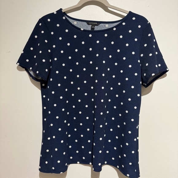 Banana Republic Short Sleeve Navy and White Polka Dot Top. Size Medium - Picture 1 of 8